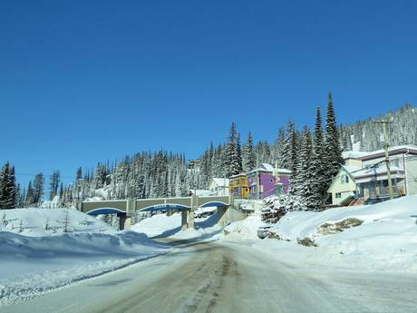 Thompson Okanagan: Accesso nei comprensori sciistici e parcheggio – Accesso, parcheggi SilverStar