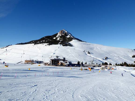 Vista dalle piste del Corno Nero sul Corno Bianco